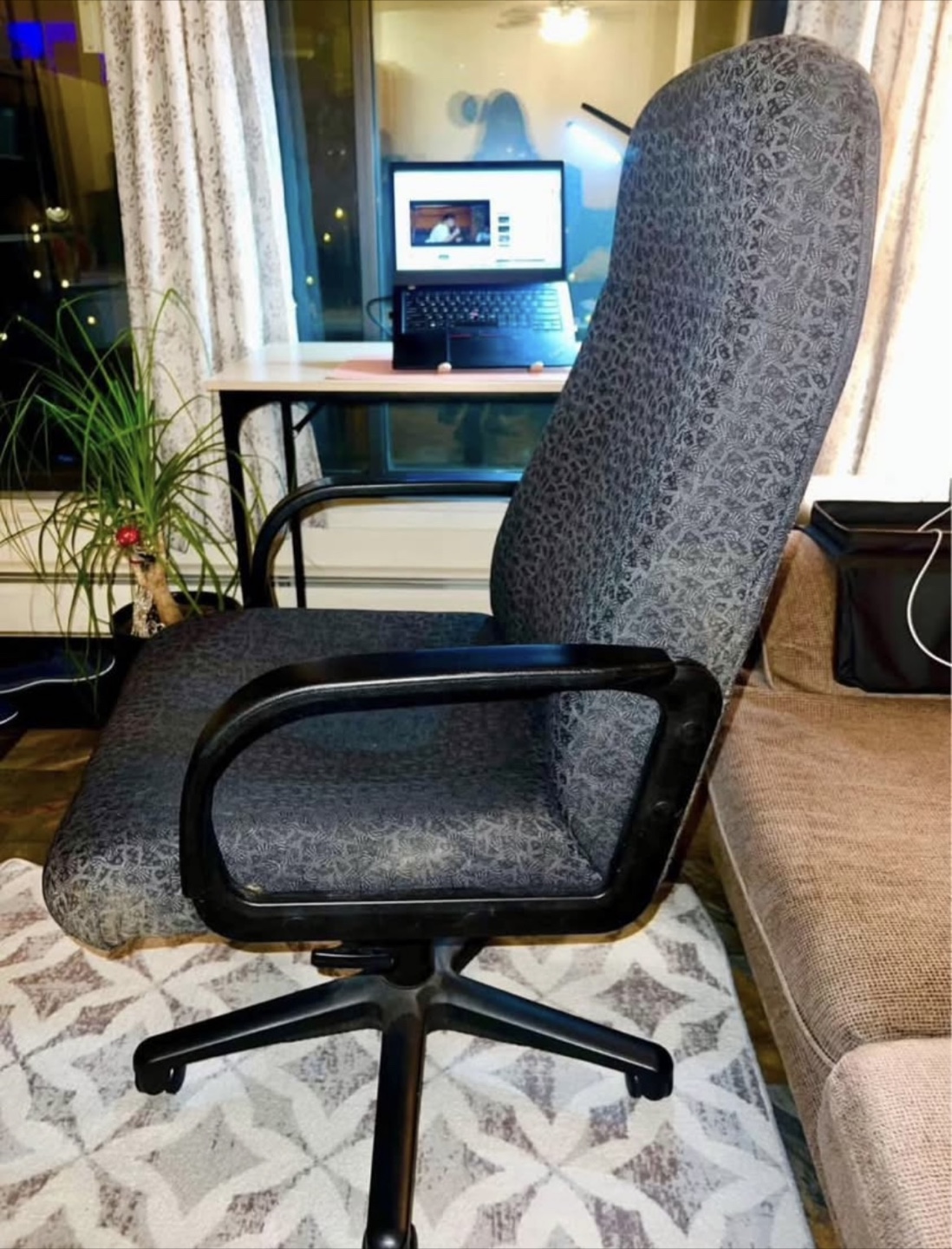 Sturdy Office/Study Table and Chair - photo 4