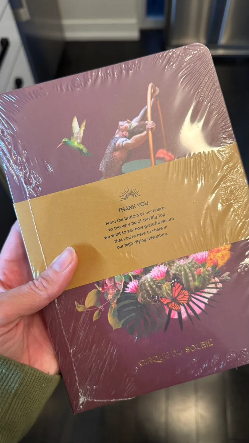 Cirque du Soleil Notebooks image indicator(2)