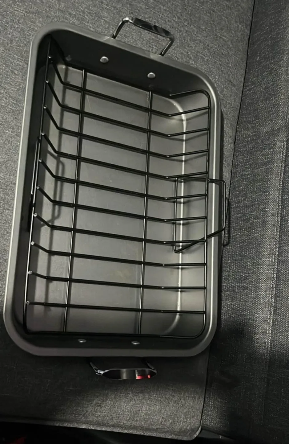 Roasting Pan with Rack thumbnail
