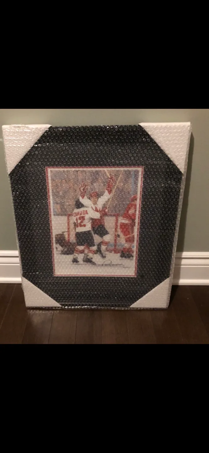 Great Gift- Signed Paul Henderson print image indicator(2)