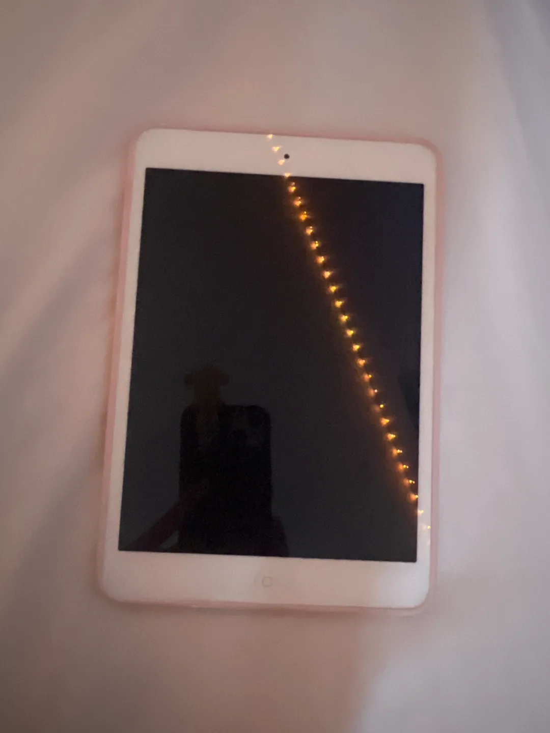 Apple iPad mini 2 with Pink Case thumbnail