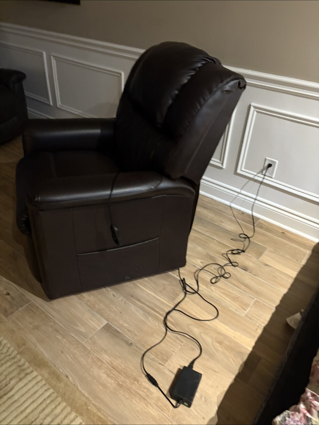 LAZYBOY Dark brown electric recliner armchair - photo 4