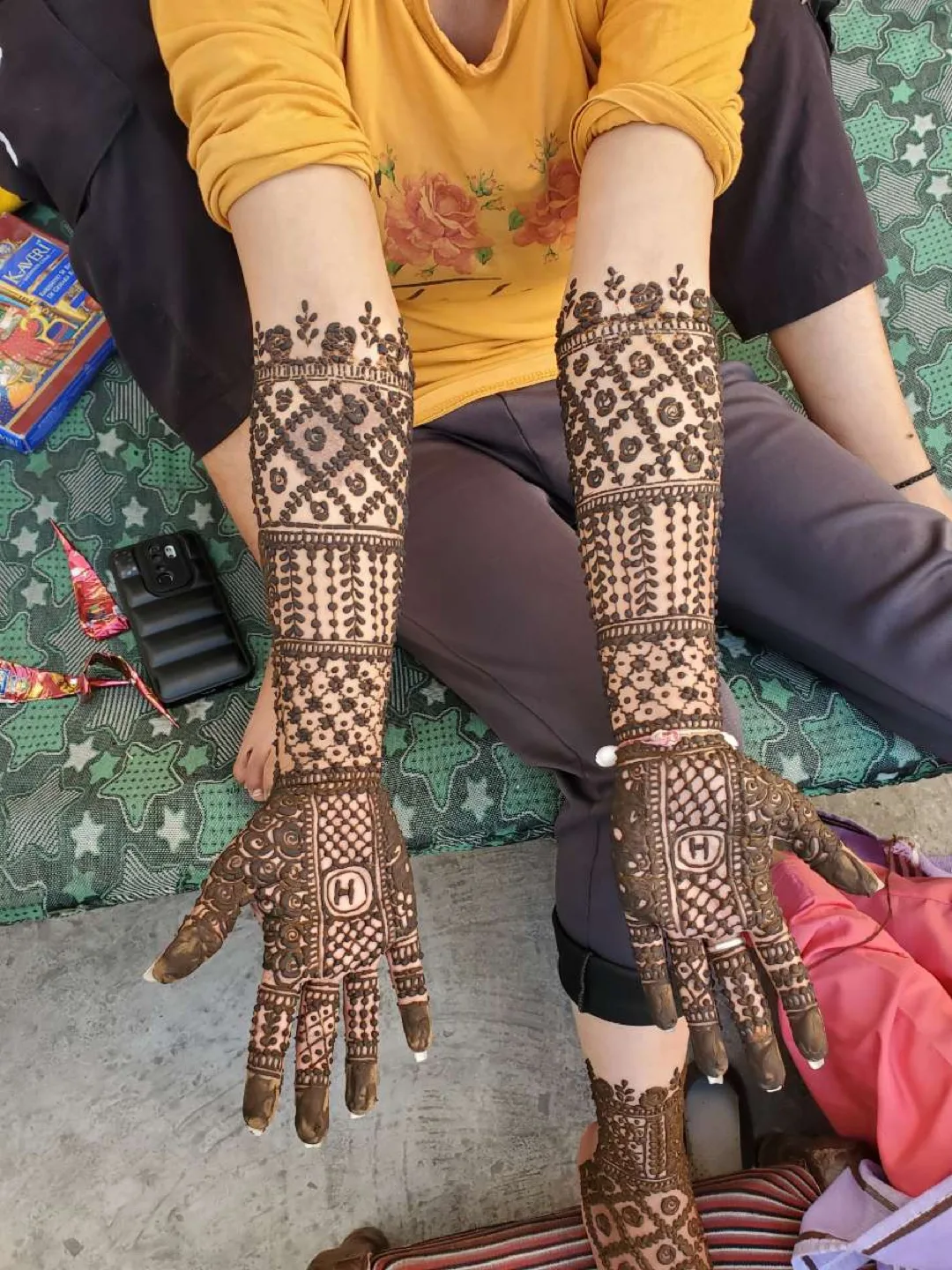 Henna Tattoo and Acrylic nails home services thumbnail