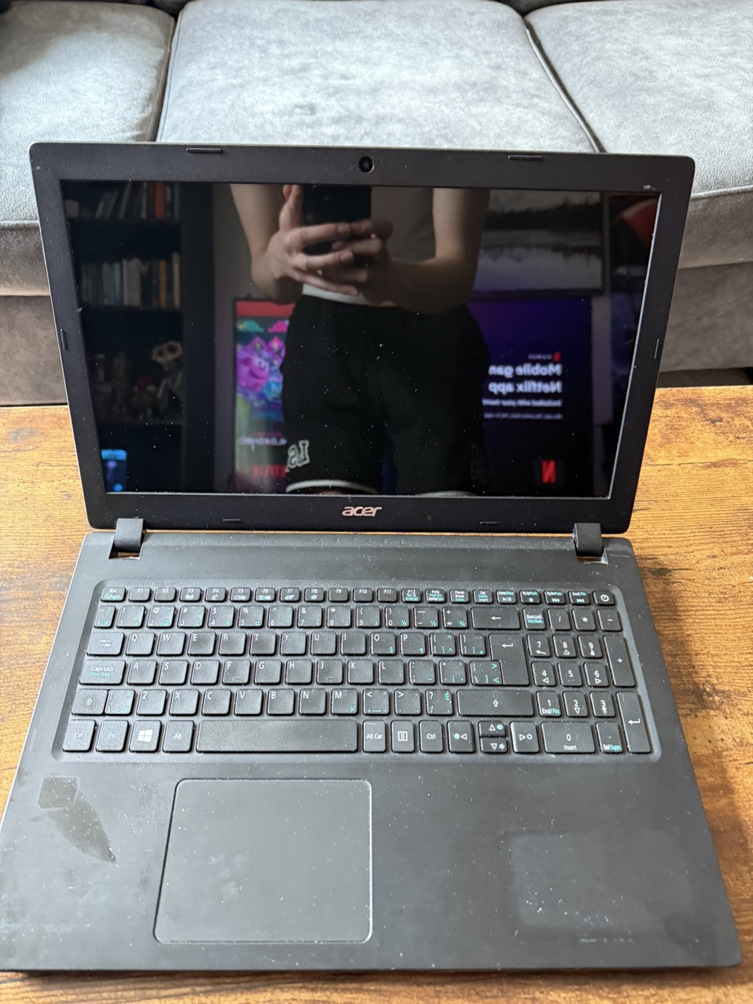 Acer Laptop (needs battery replacement) - photo 2