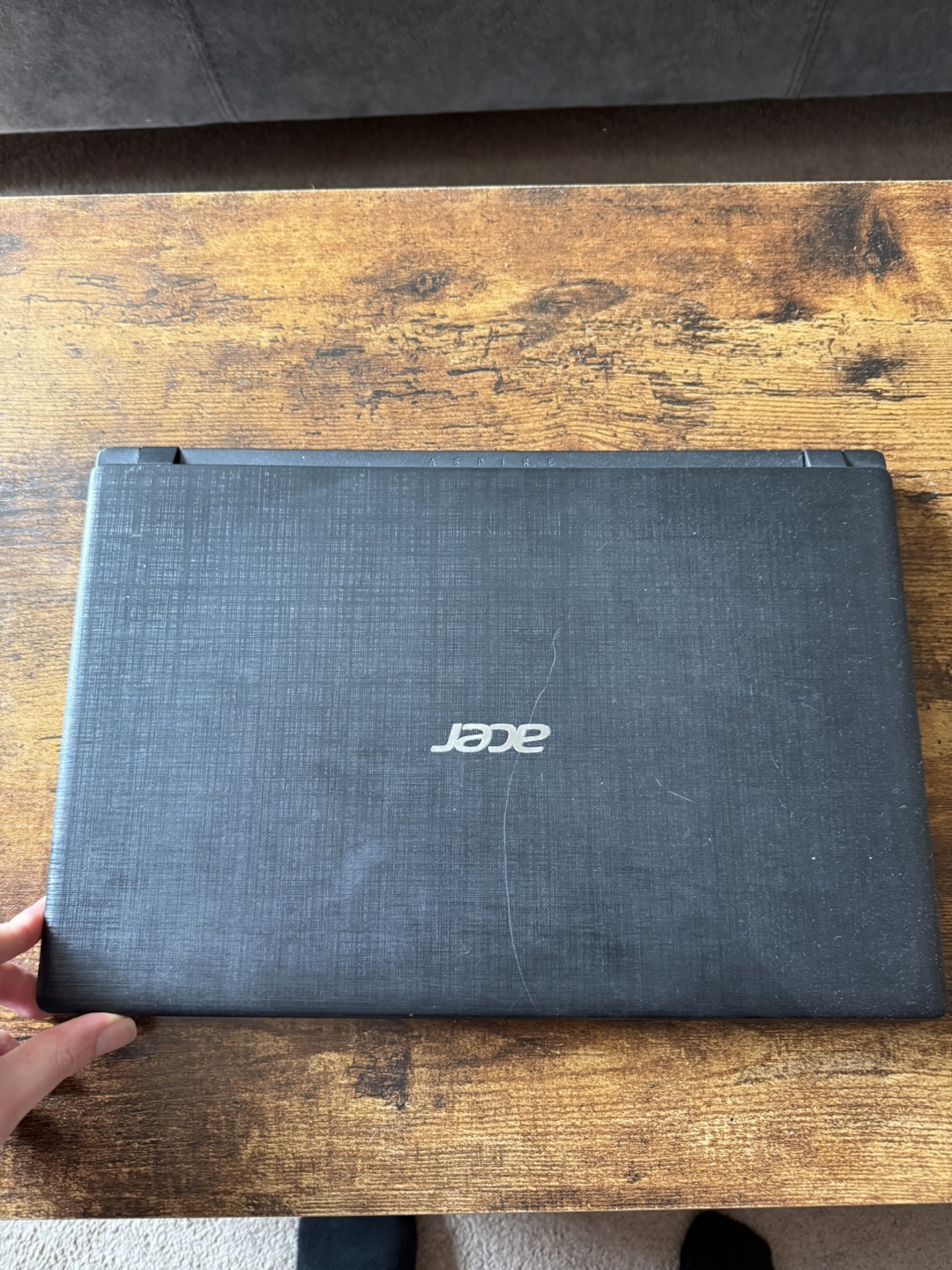 Acer Laptop (needs battery replacement)