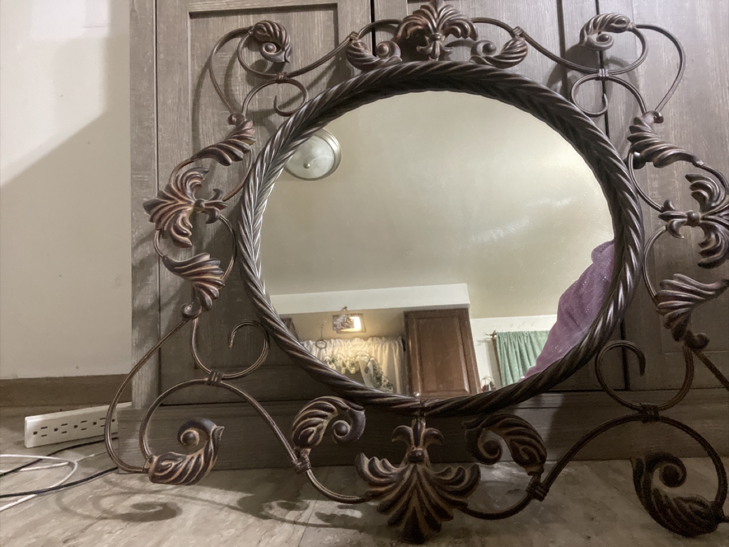 Antique Ornate Circular Mirror - photo 2