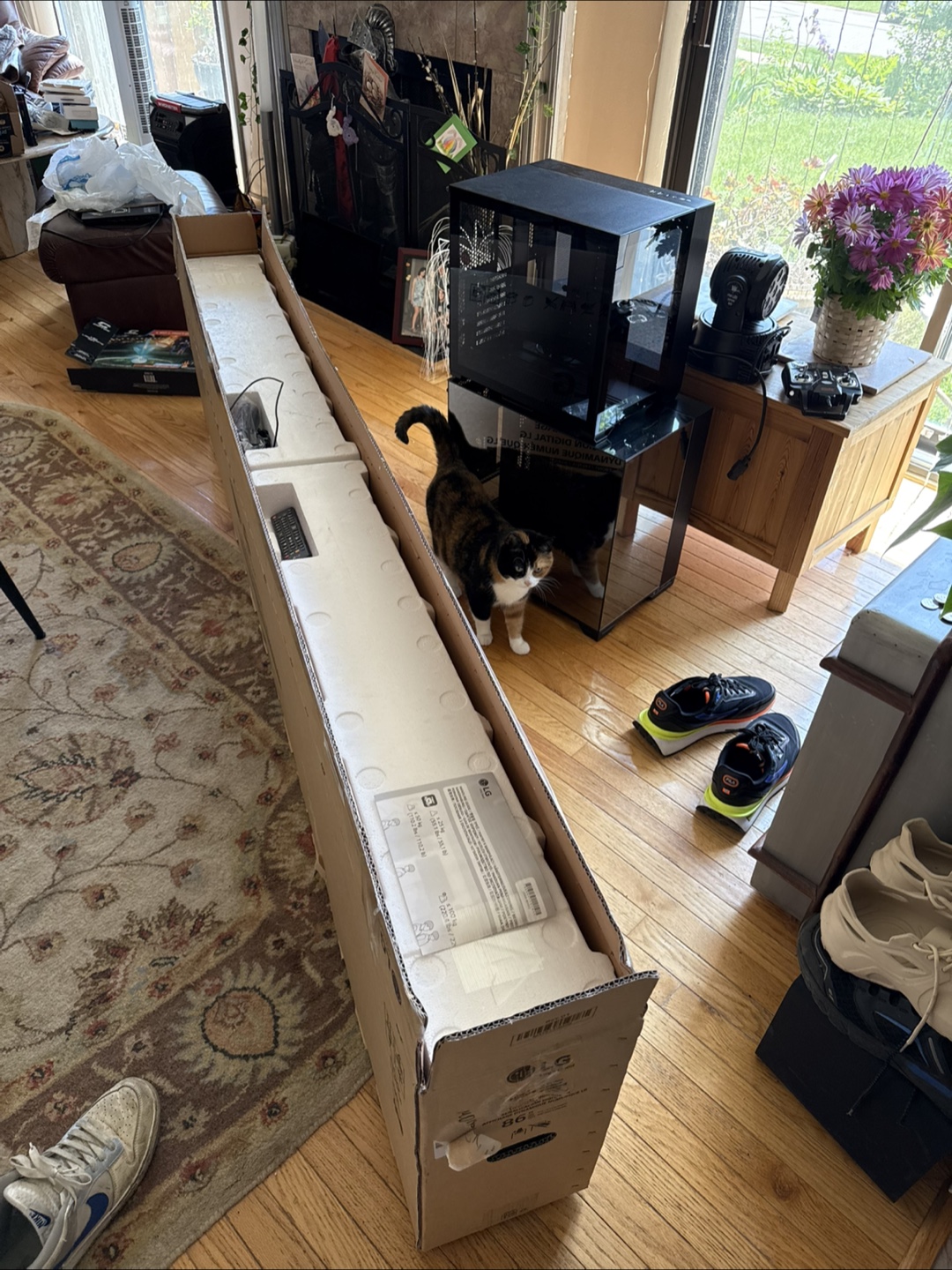 LG 86 inch wide monitor - photo 3