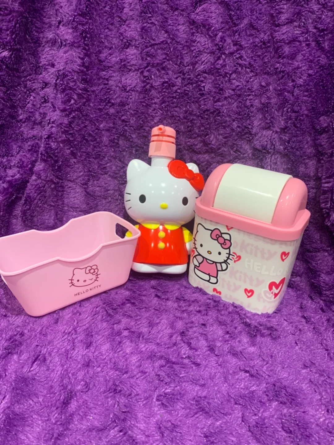 Hello Kitty Bathroom Set thumbnail