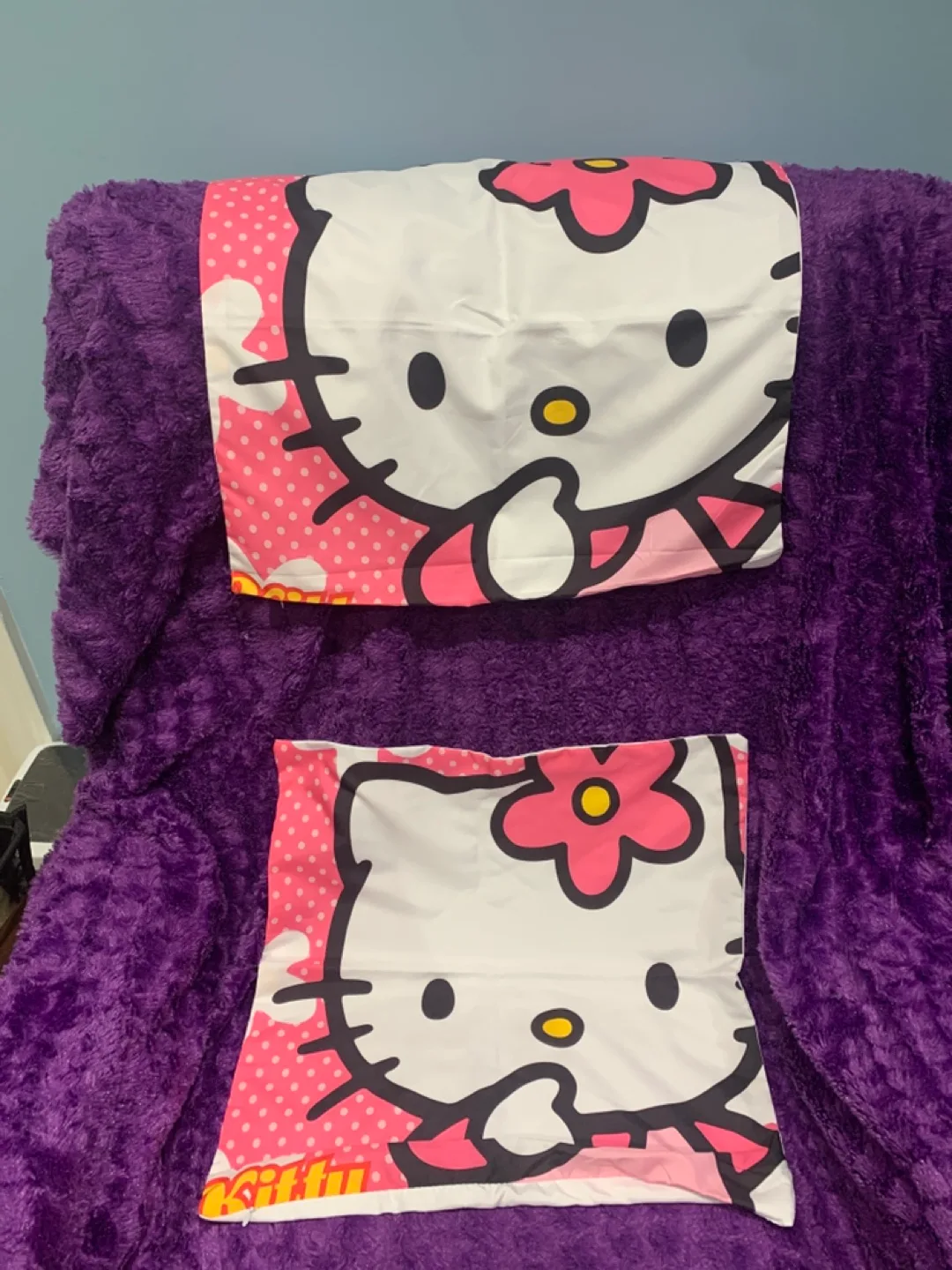 2. Hello Kitty Pillowcases thumbnail