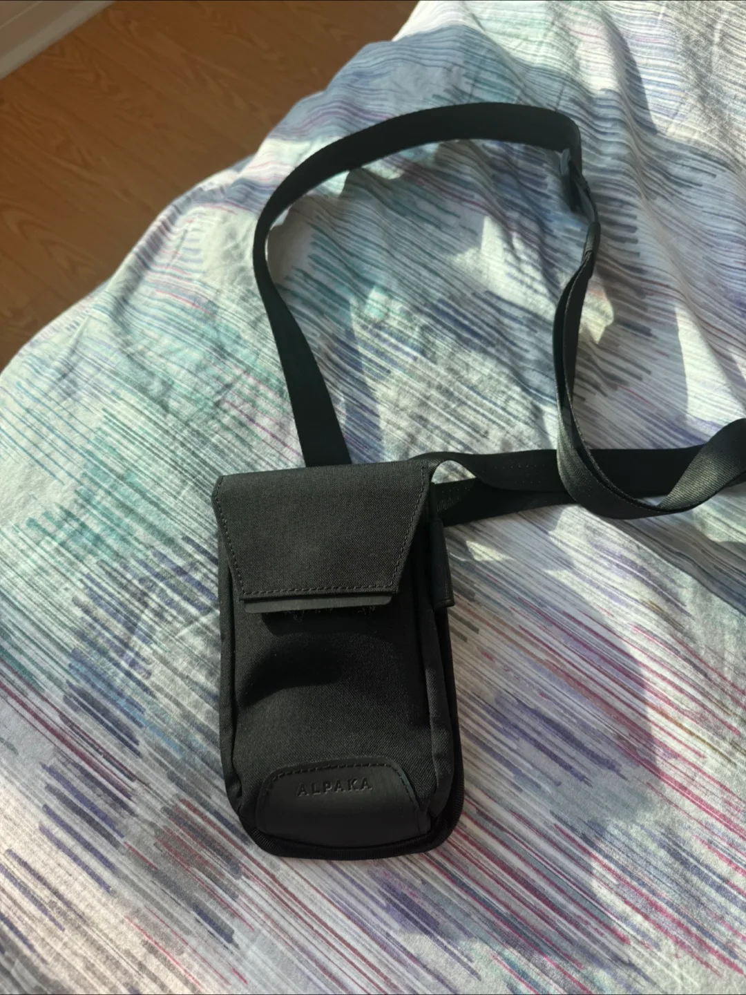 Black crossbody bag thumbnail