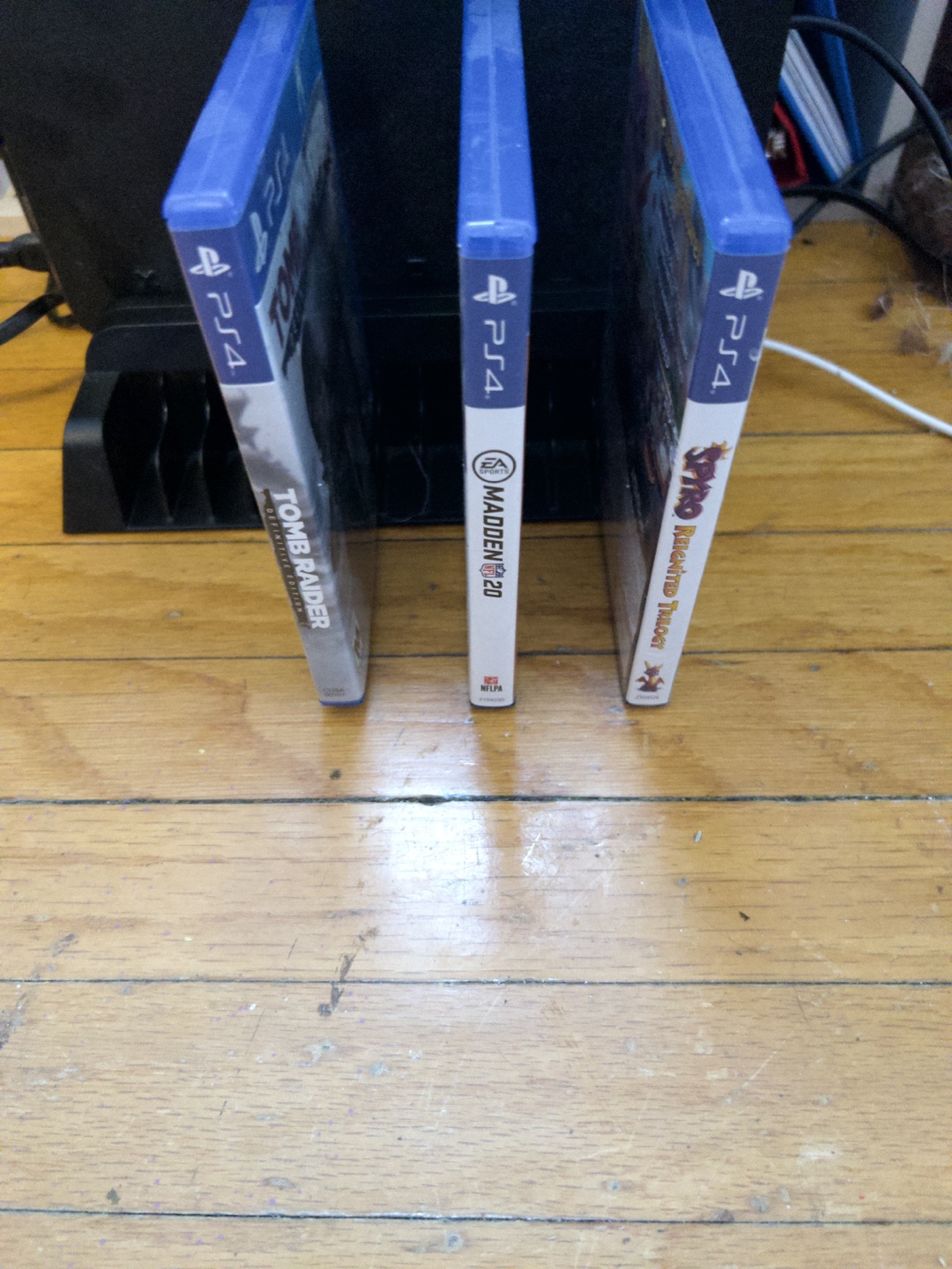 PlayStation 4 1TB w Games - photo 3