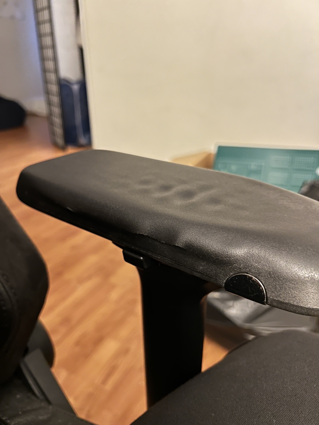 Secretlab Omega Gaming Chair - photo 4