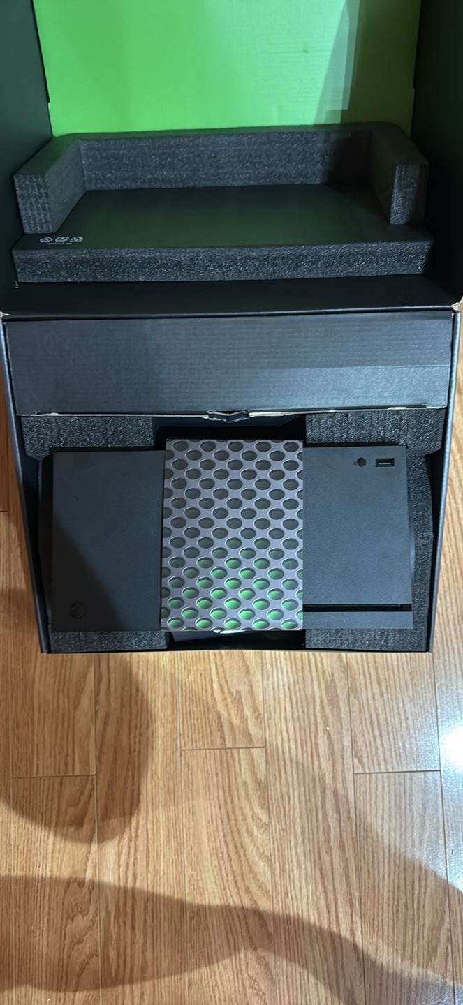 Xbox Series X Console - photo 3