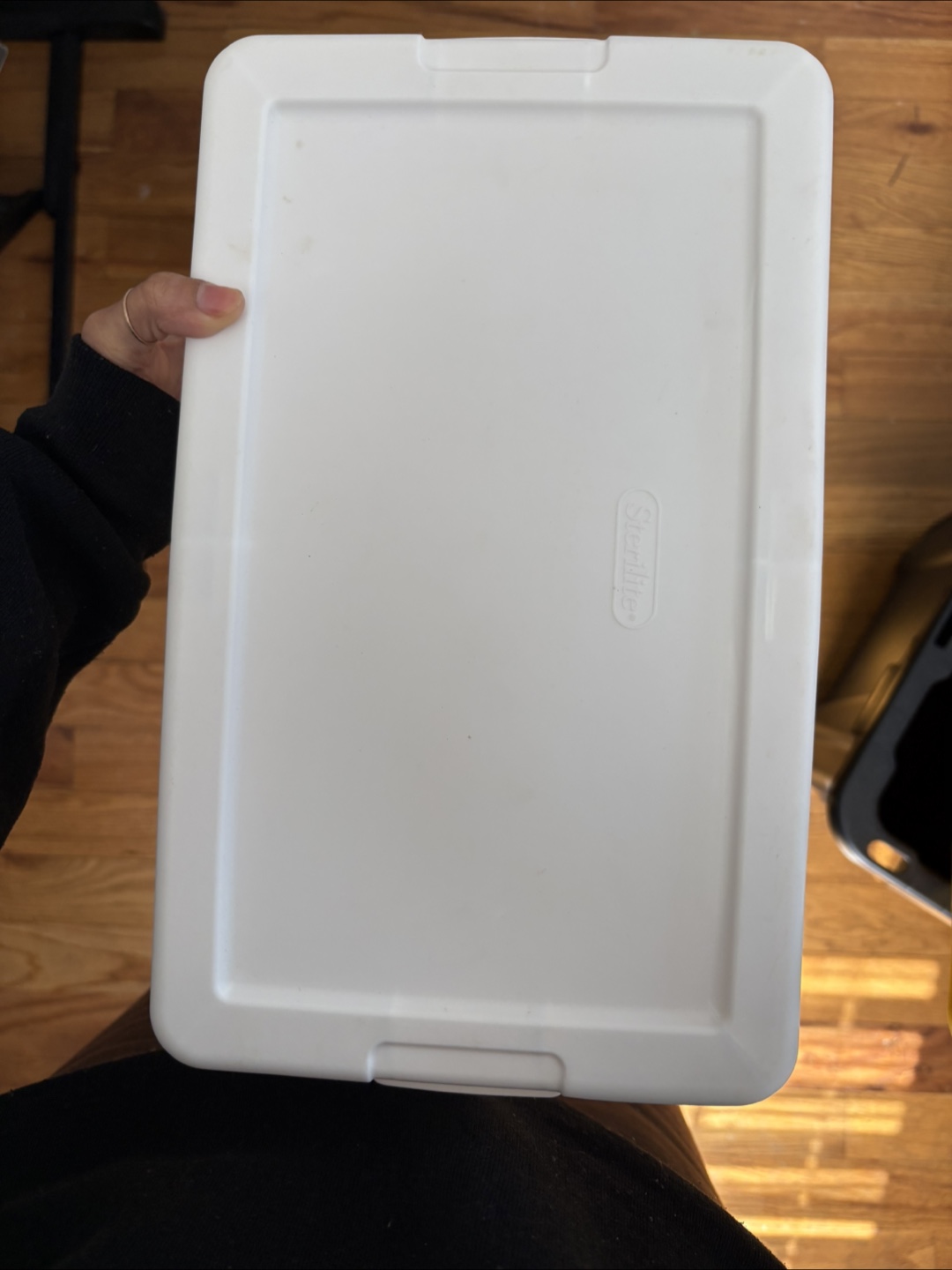 7 Plastic Storage Containers - photo 2