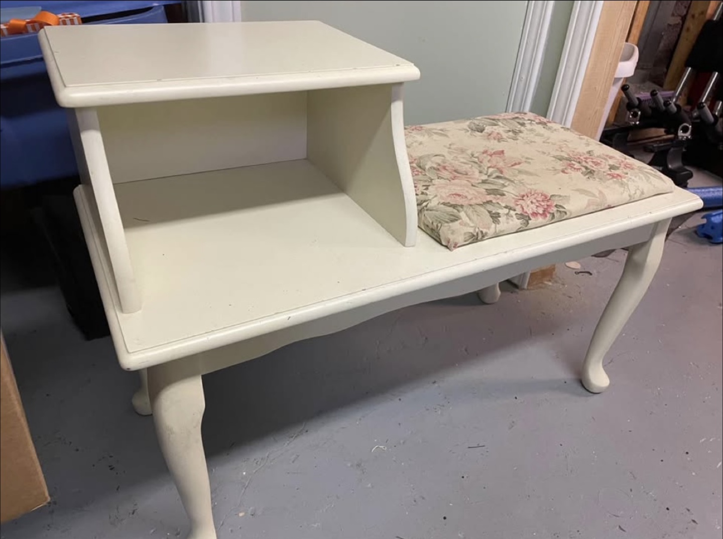 Telephone Bench with Floral Cushion - photo 3