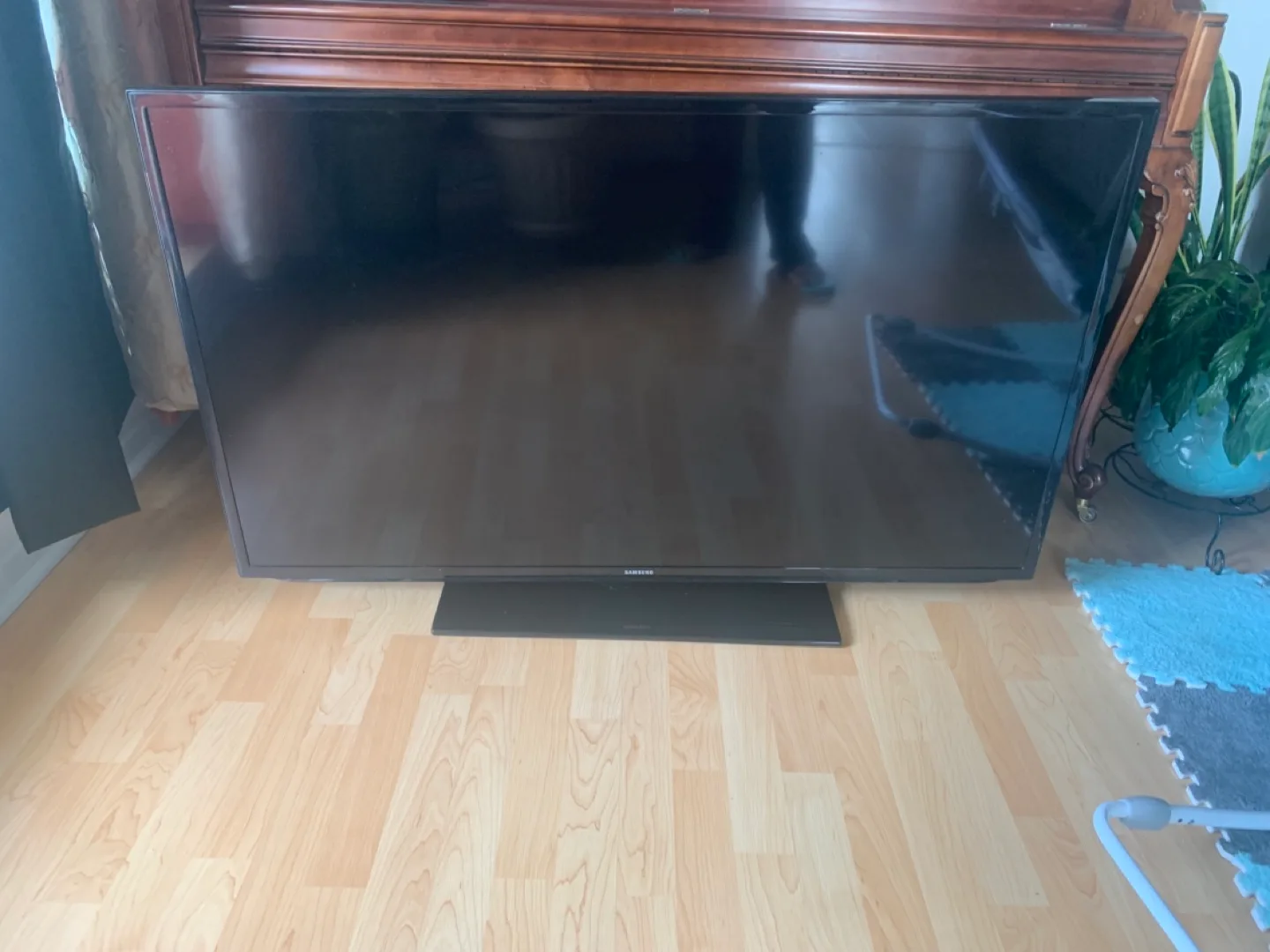 Samsung 50 inch Screen TV/ negotiable