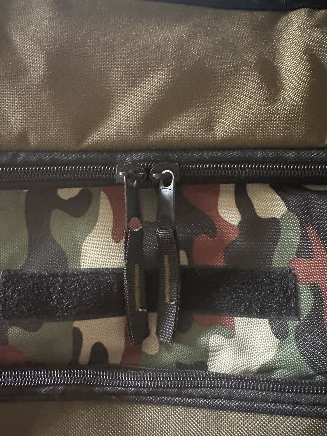 Large Camouflage Cooler Bag image indicator(2)