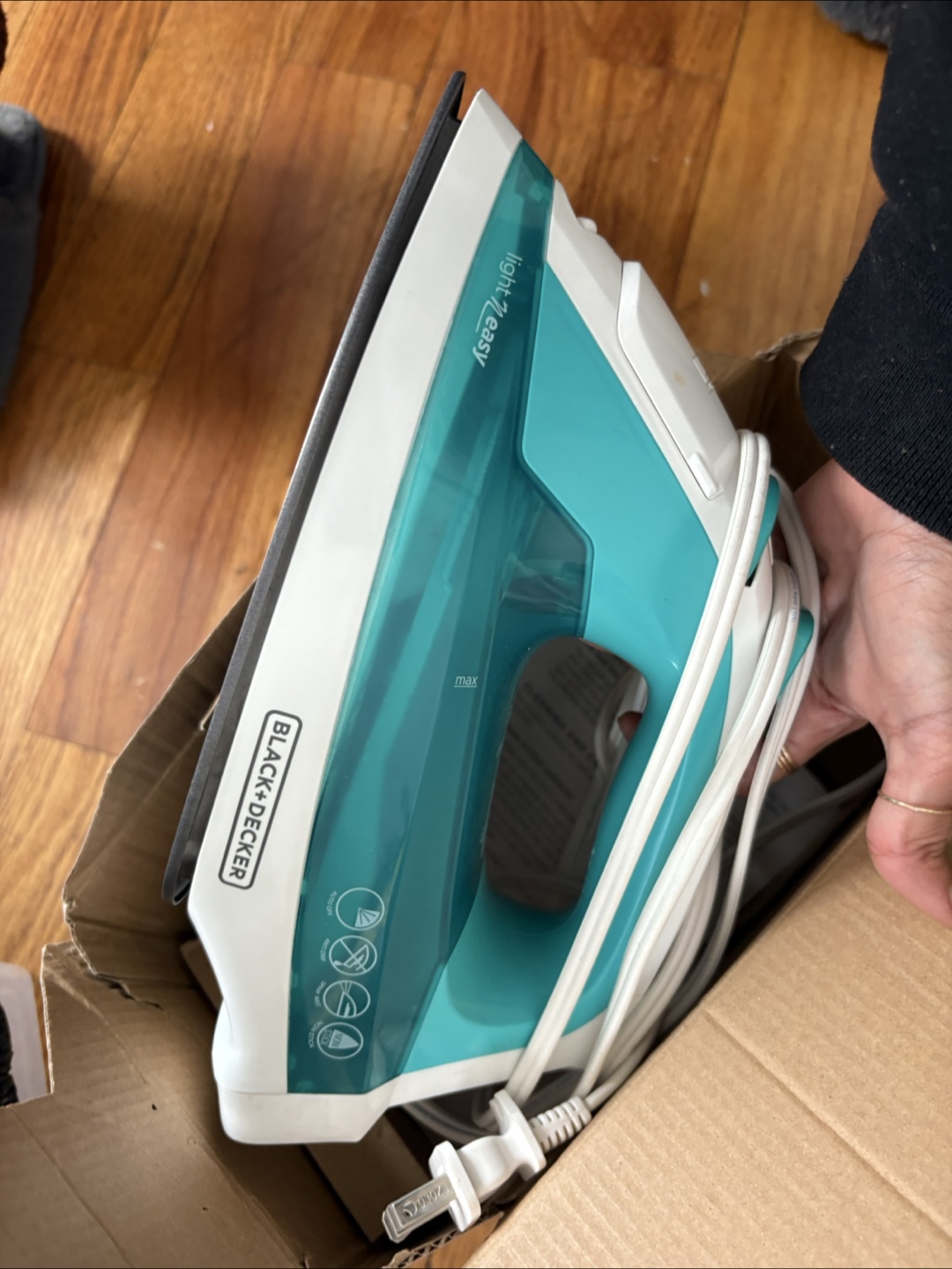 Black + Decker Light 'N Easy Steam Iron