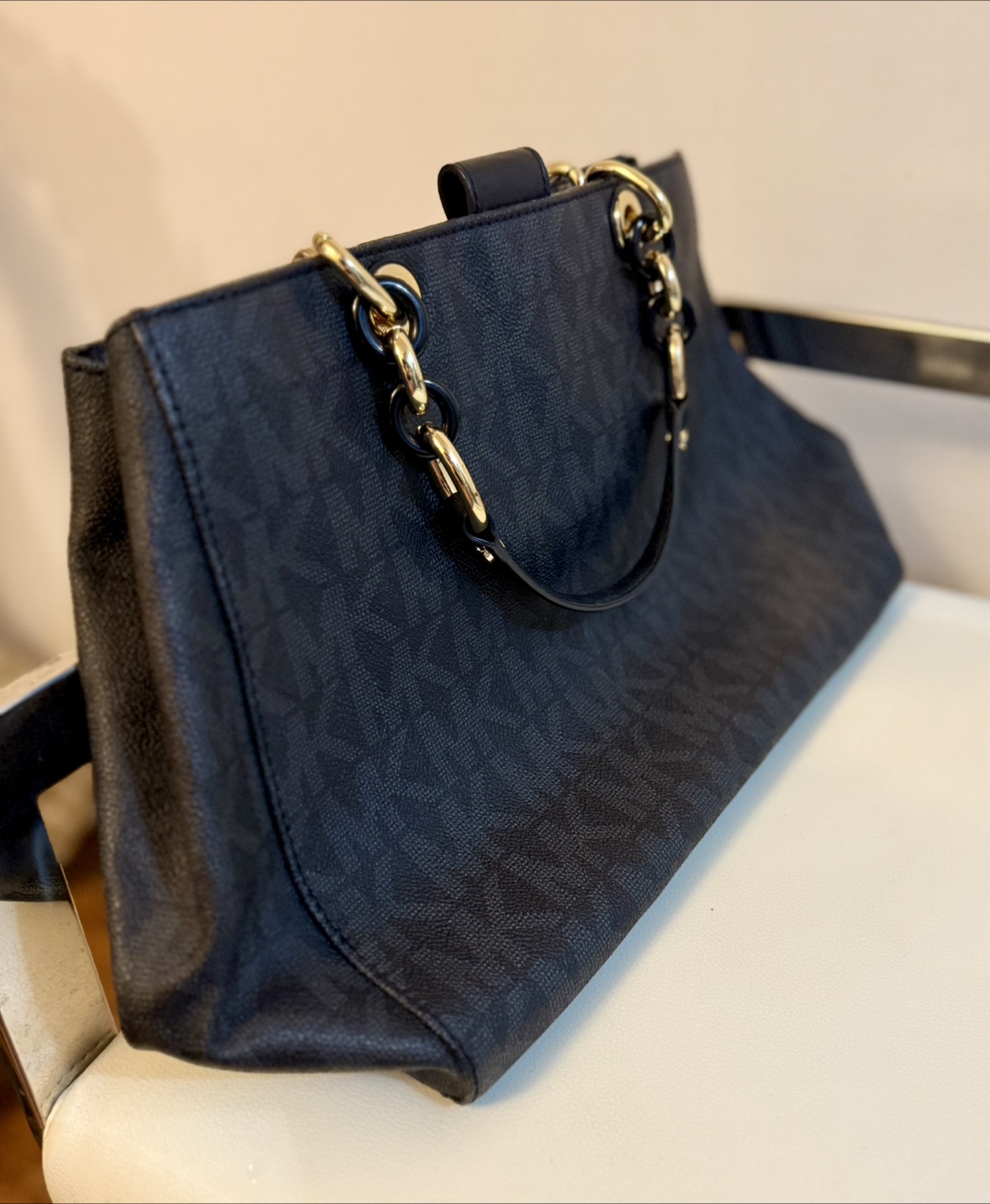 Michael Kors Signature Satchel - photo 2