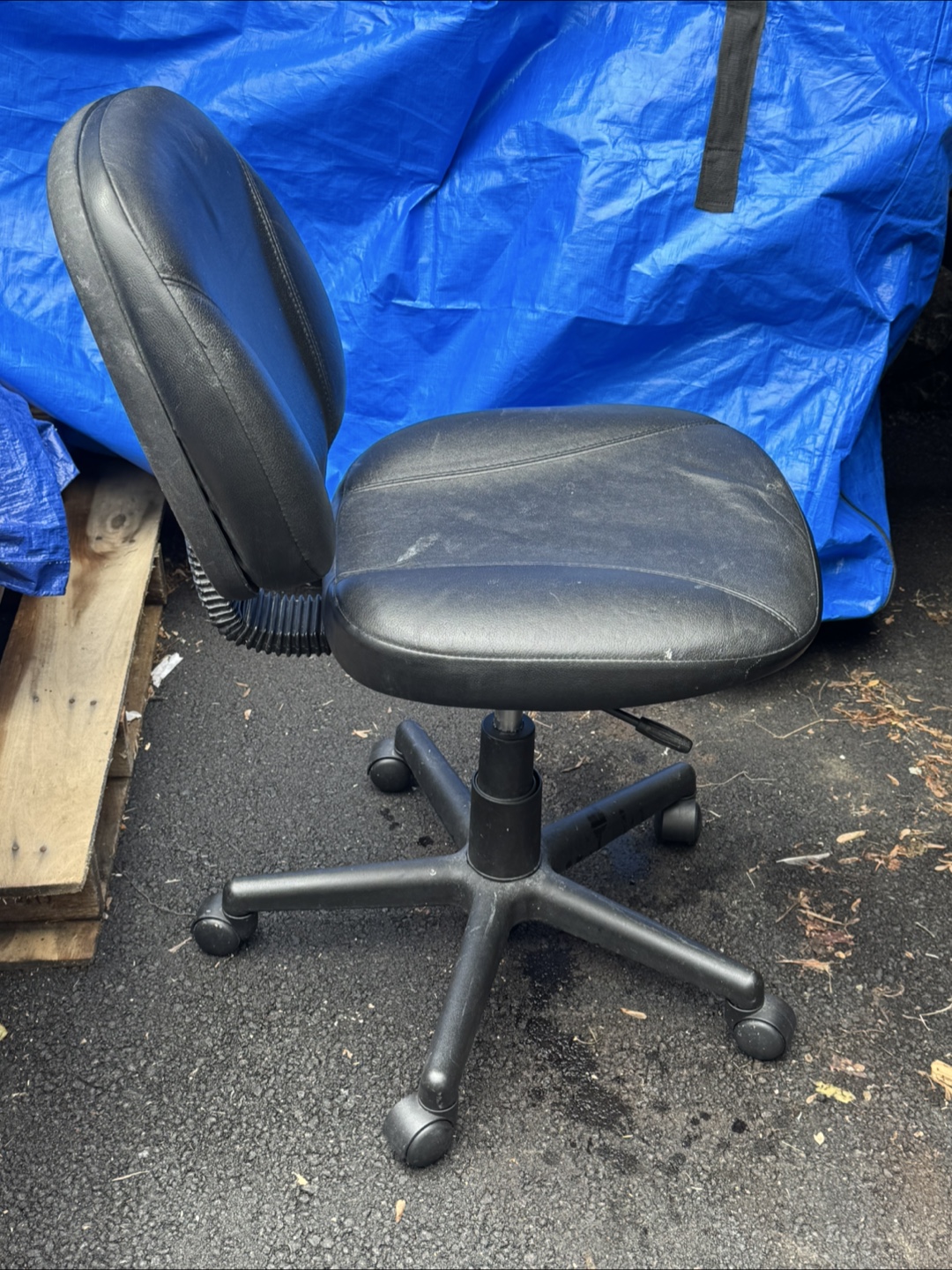 Black Office Chair - photo 4