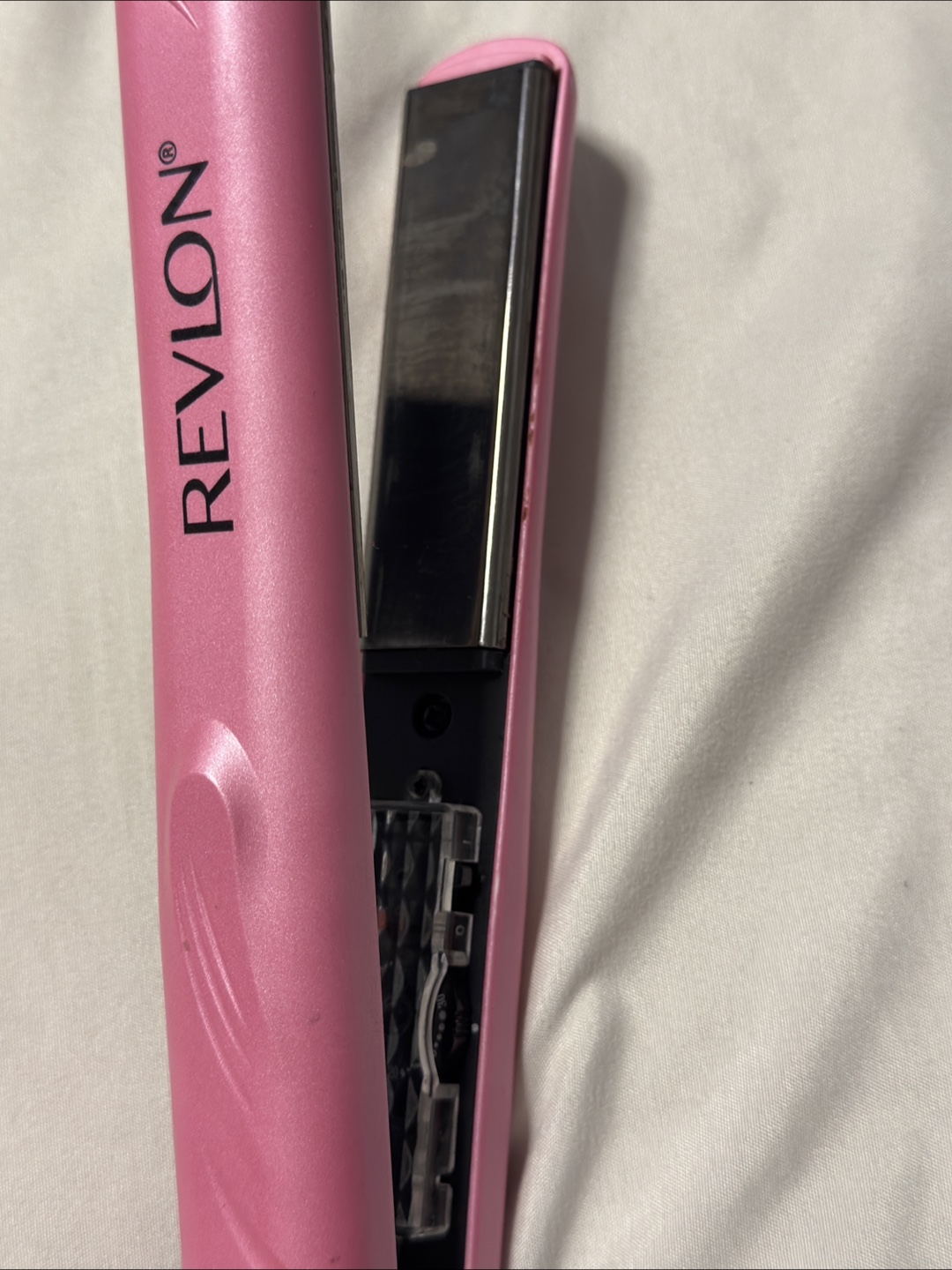 Revlon Titanium Straightener - photo 2