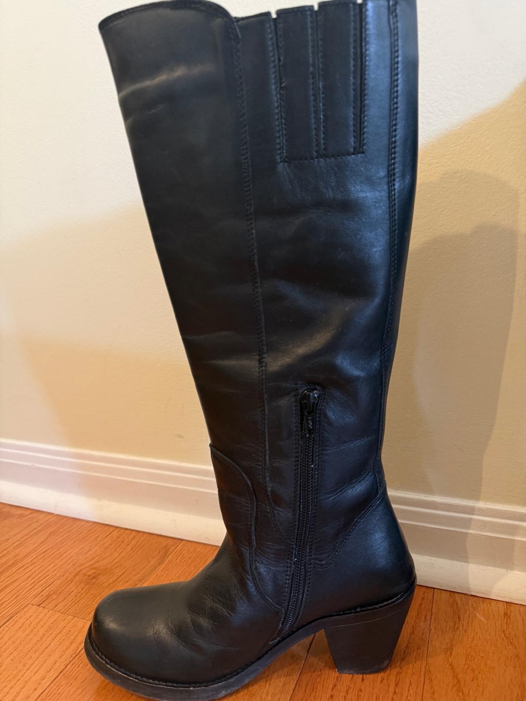 Leather Tall Heeled Boots, US size 5 - photo 3