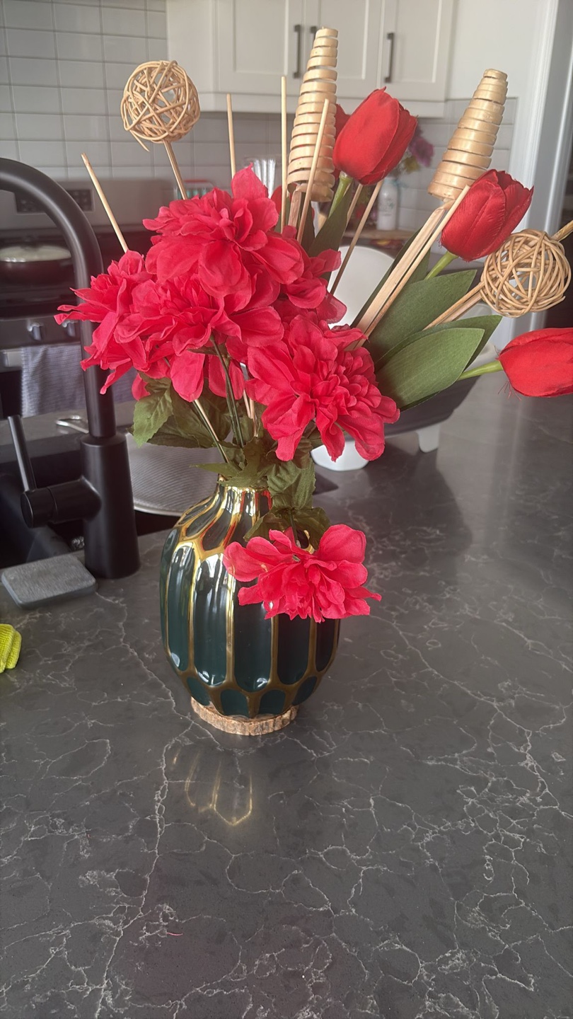 Paintings and Flower Vase with Lights - photo 5