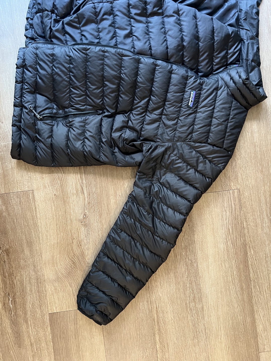 Patagonia Men’s Black Jacket (size L) - photo 3