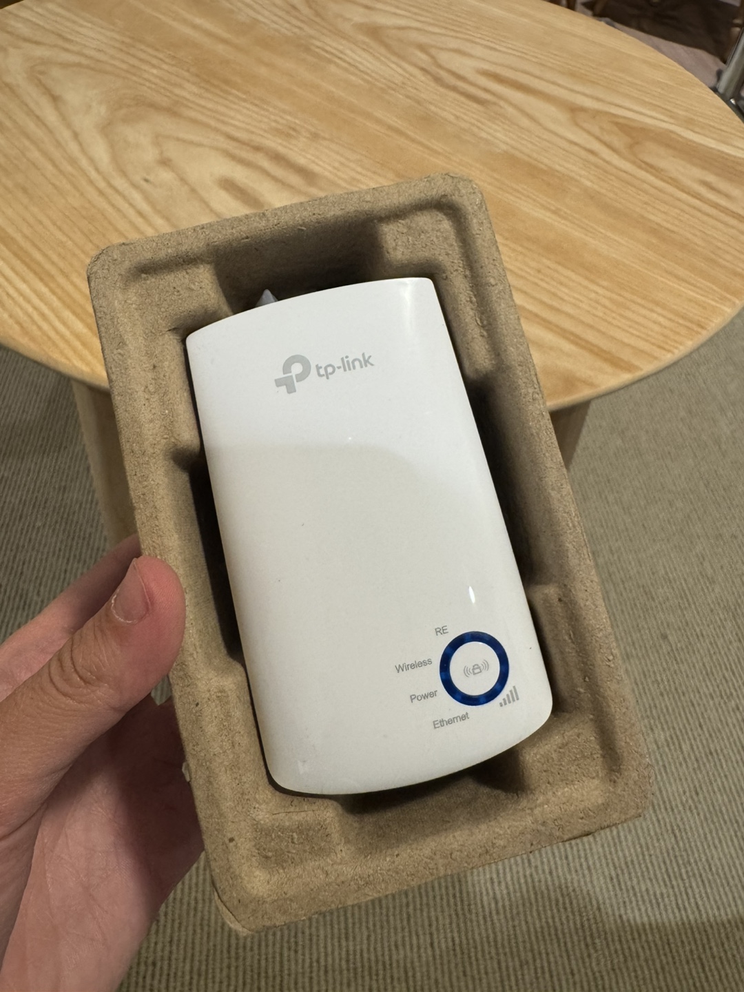 TP-Link Wi-Fi Range Extender - photo 2