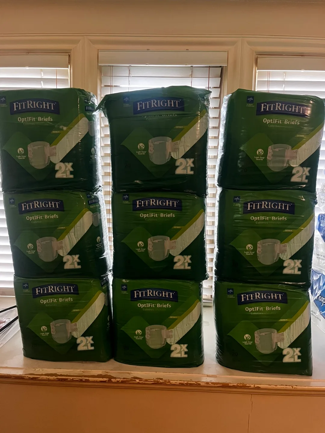 Disposable overnight briefs XL for women image indicator(4)