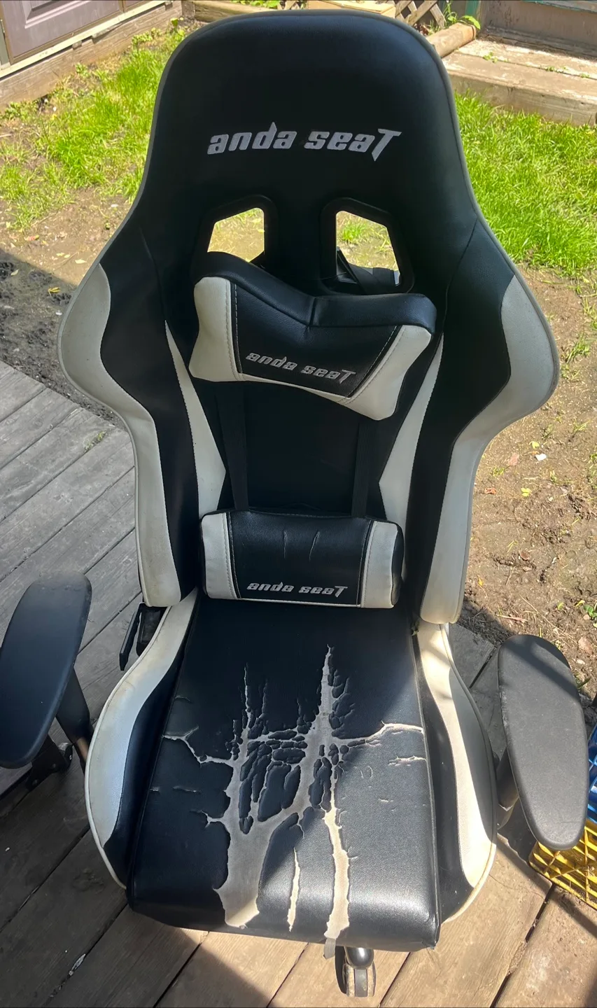 Gaming Chair thumbnail