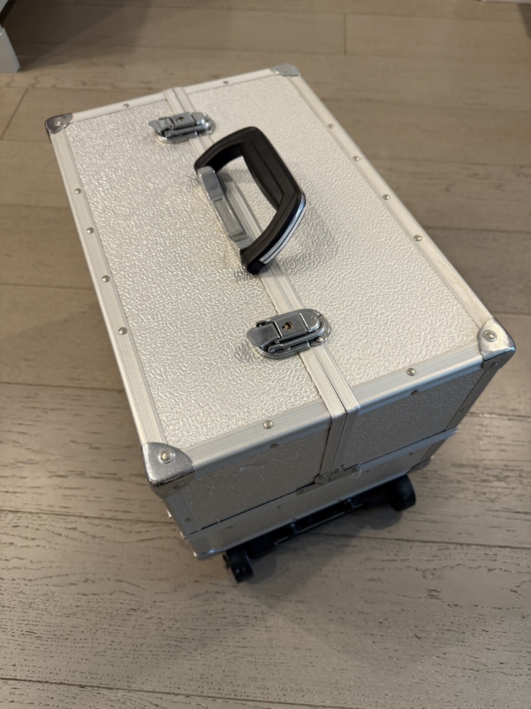 Rolling Makeup Case - photo 2