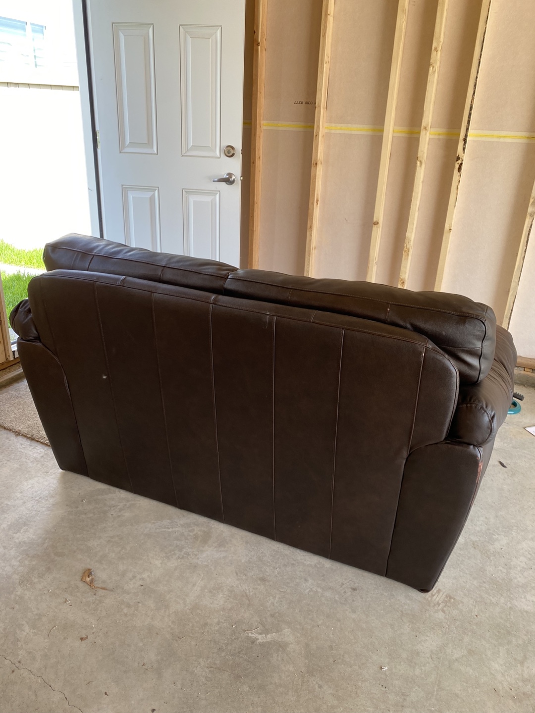 2 seater leather couch - photo 3