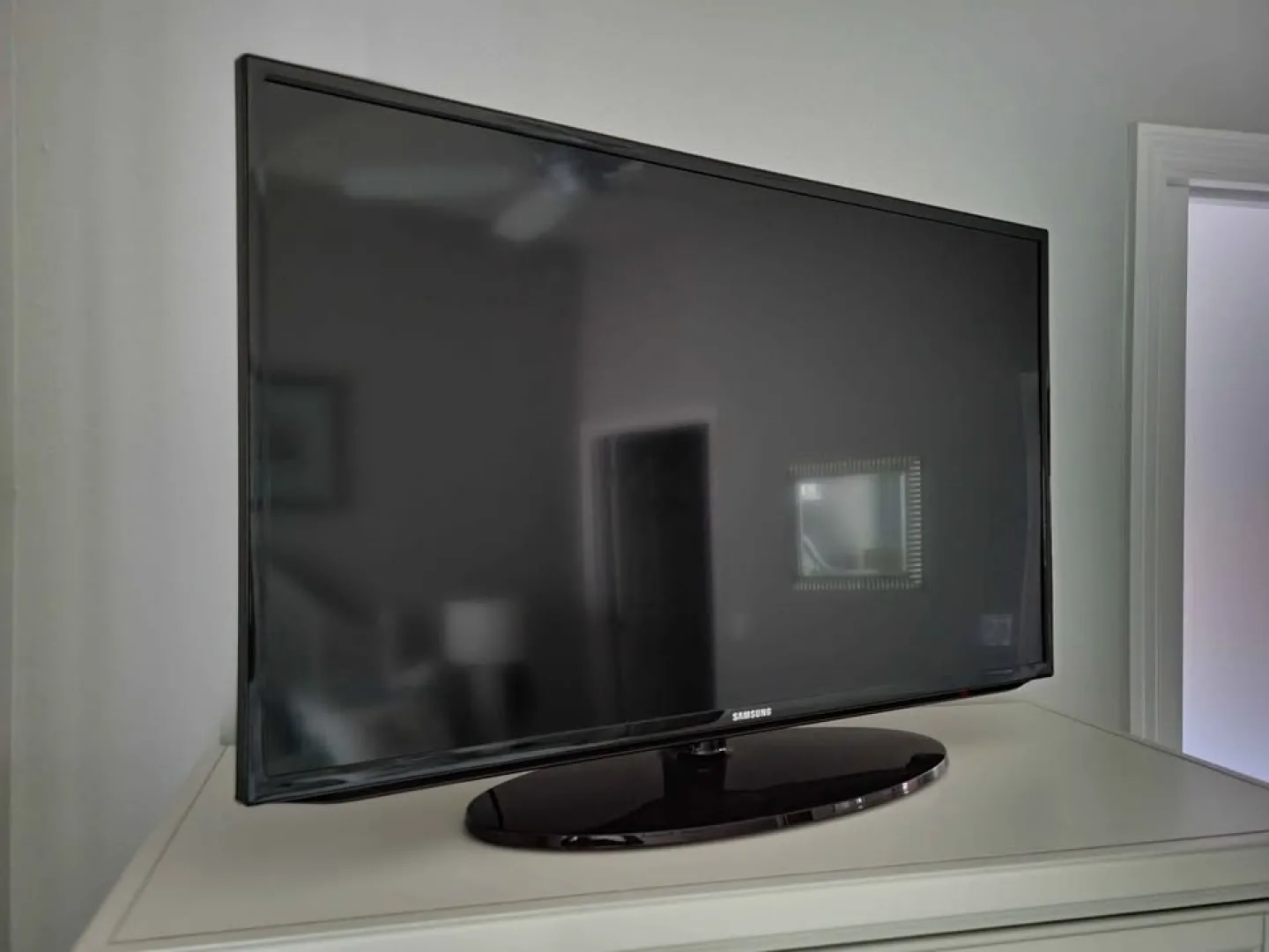 Samsung 40inch Smart LED TV/ Monitor thumbnail