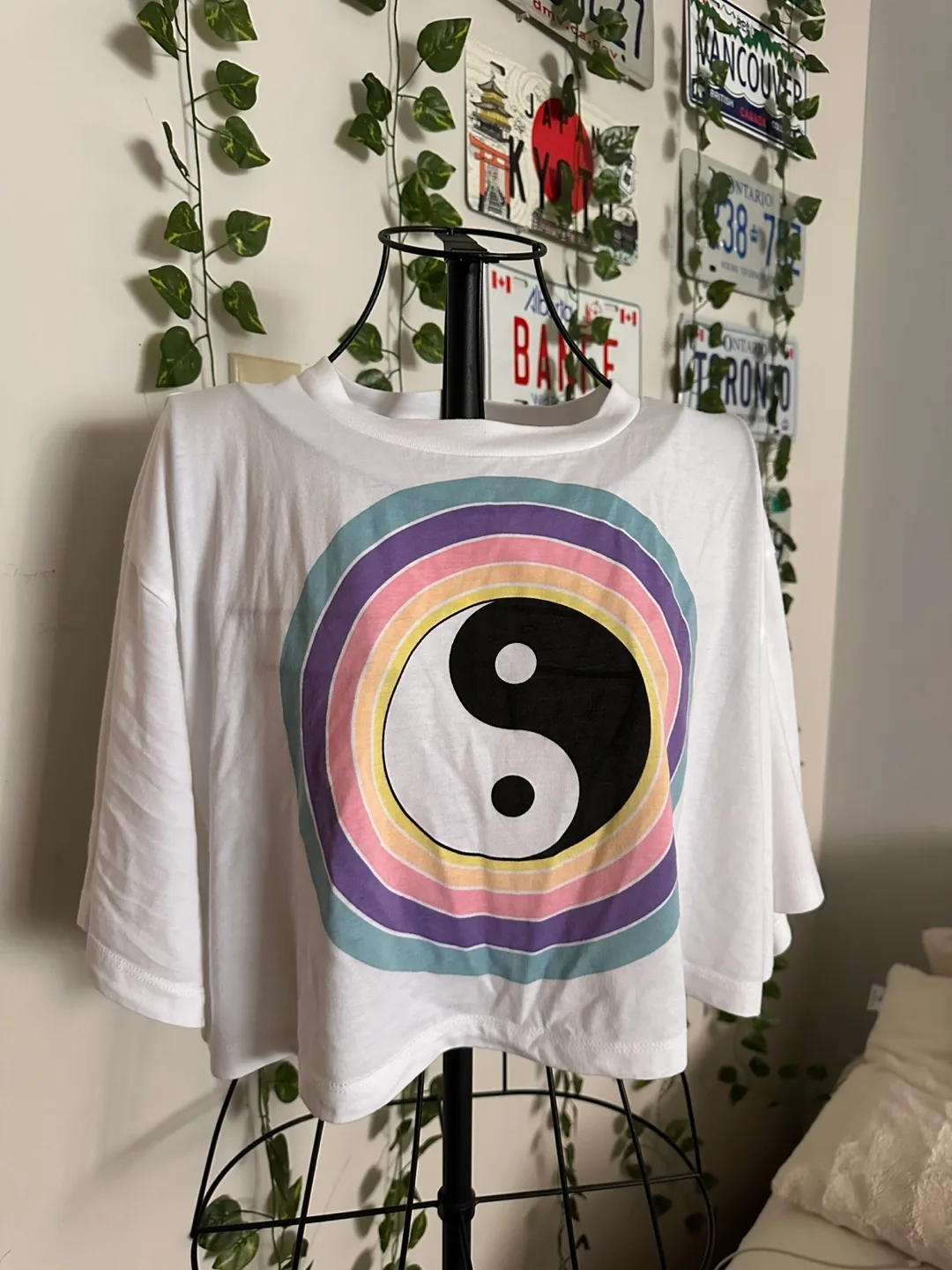 cropped graphic tee thumbnail
