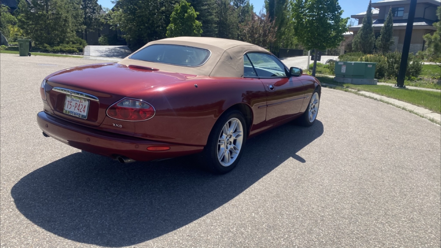 Jaguar XK8 Convertible - photo 3