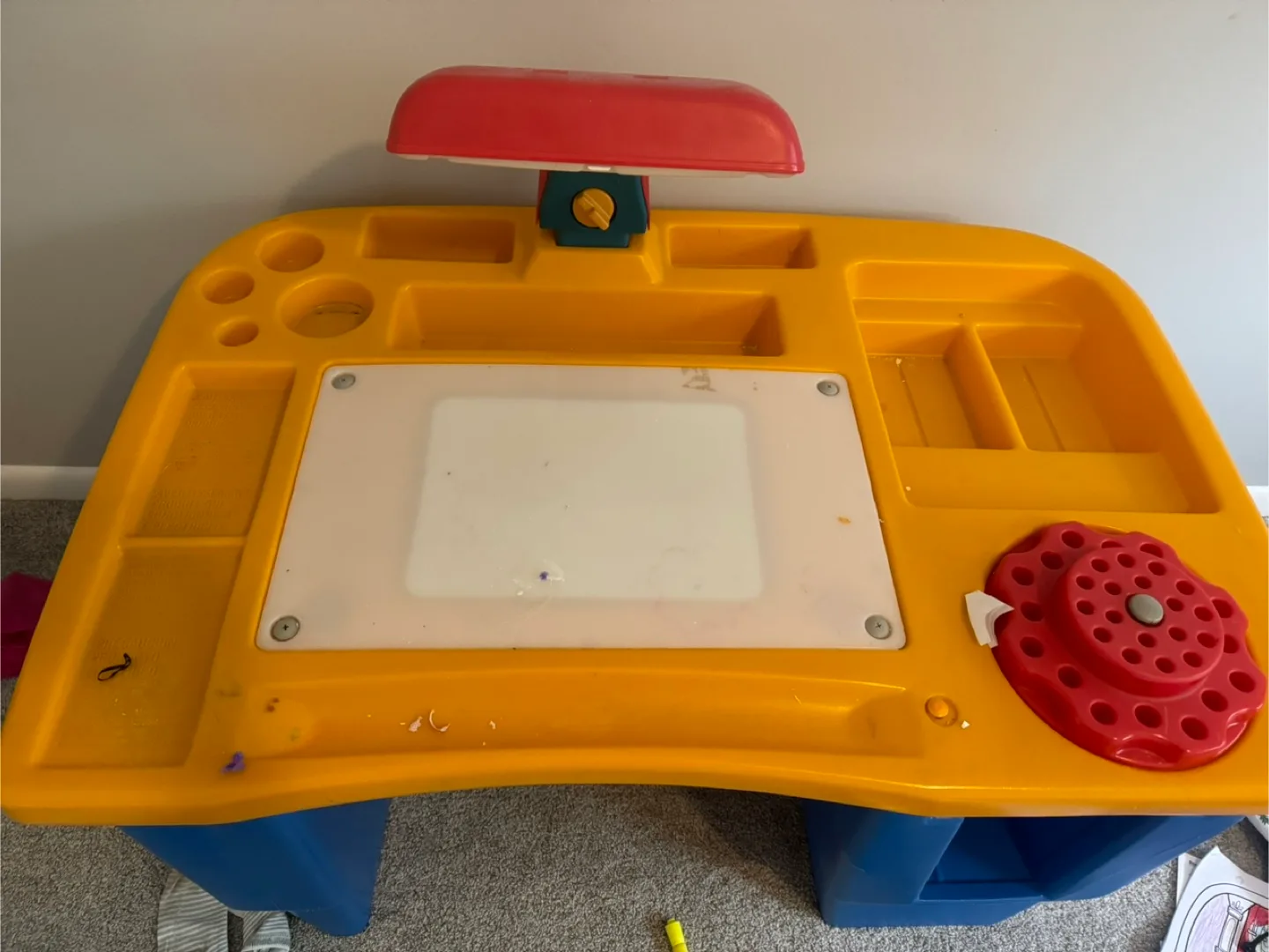 Little Tikes Art Desk image indicator(2)