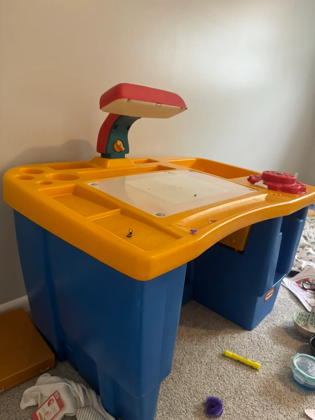 Little Tikes Art Desk image indicator(3)