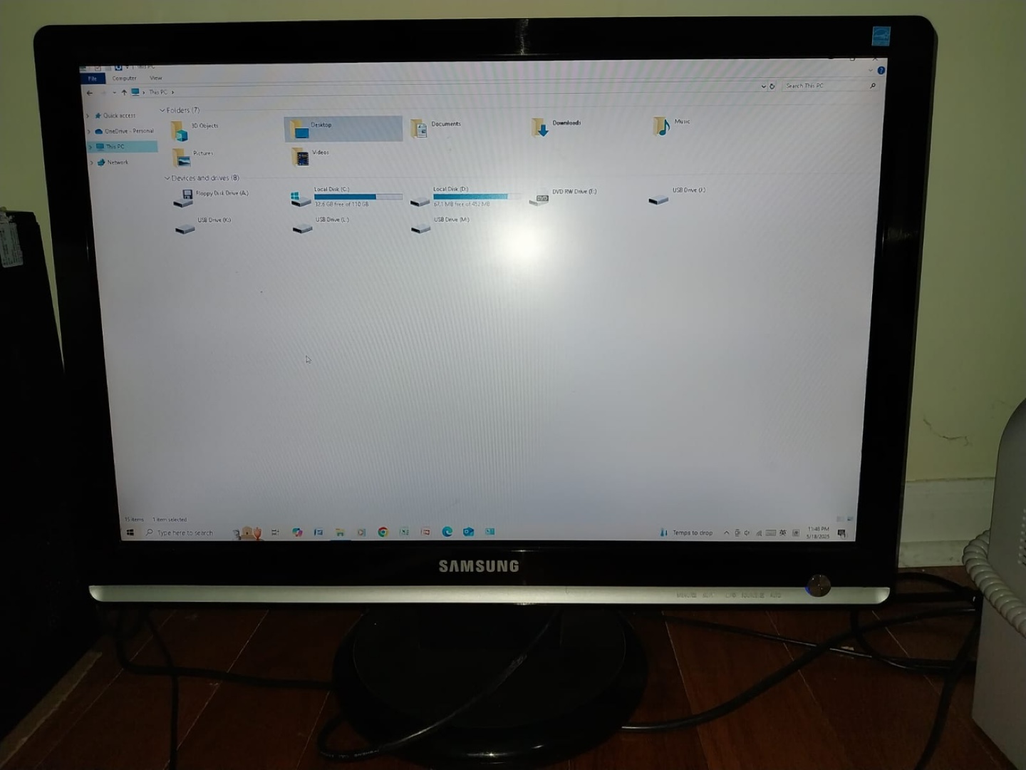 22” Samsung Desktop Monitor, BW216