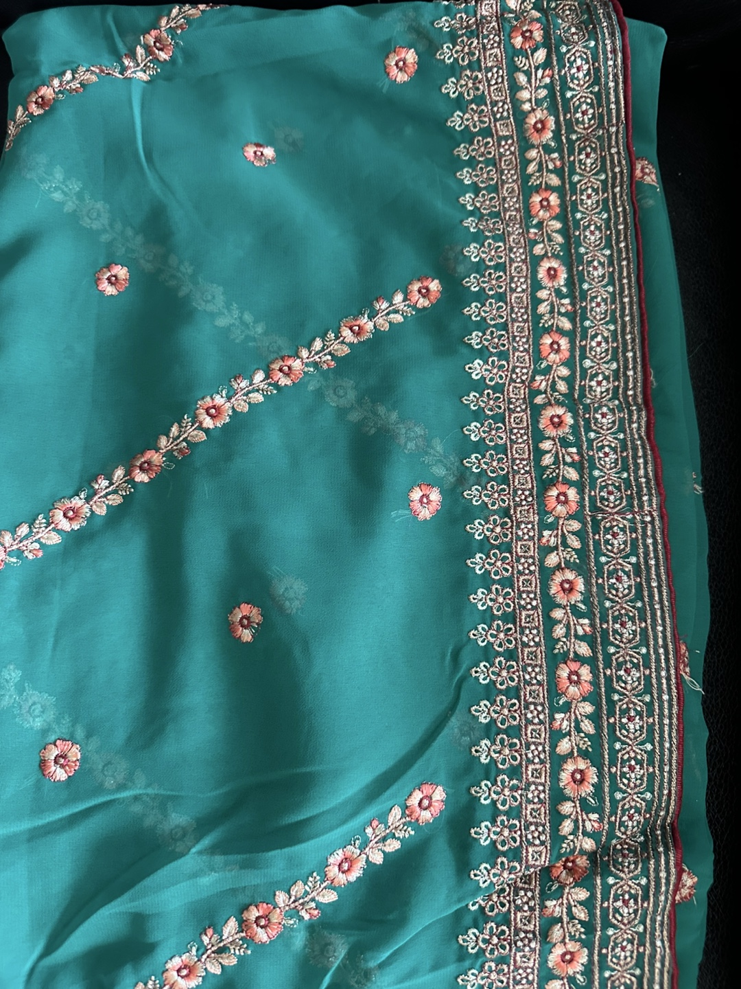 Embroidered saree - photo 2