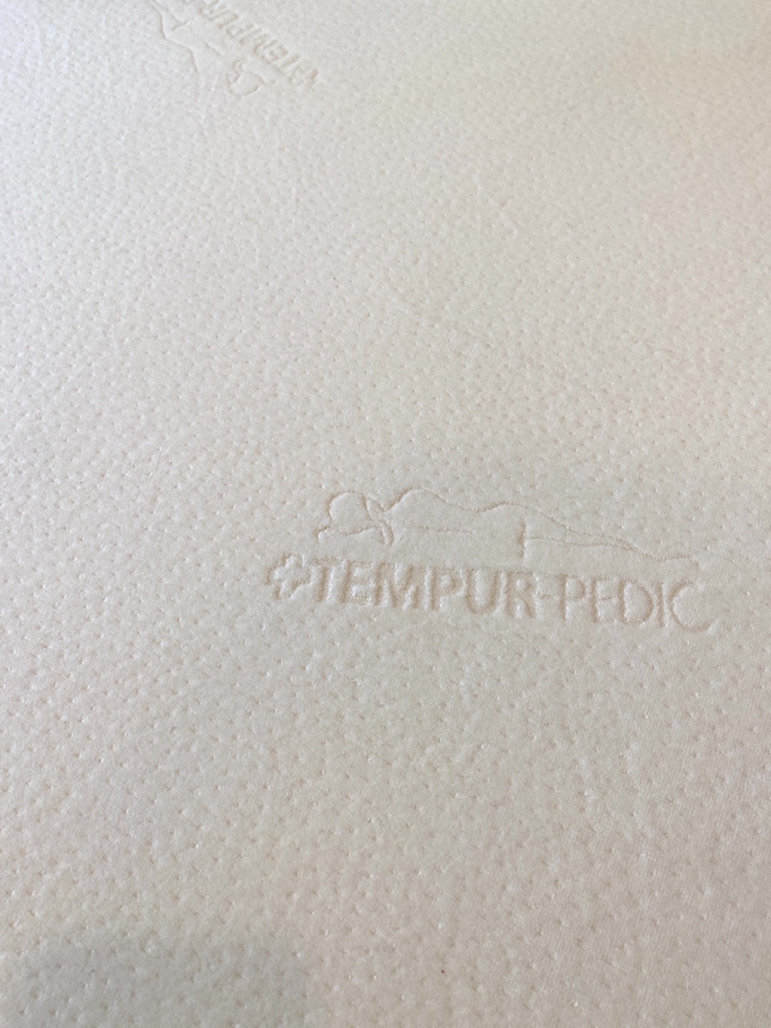 Swiss Made Queen Size Tempur-Pedic Foam Mattress (CAN DELIVER) - photo 2