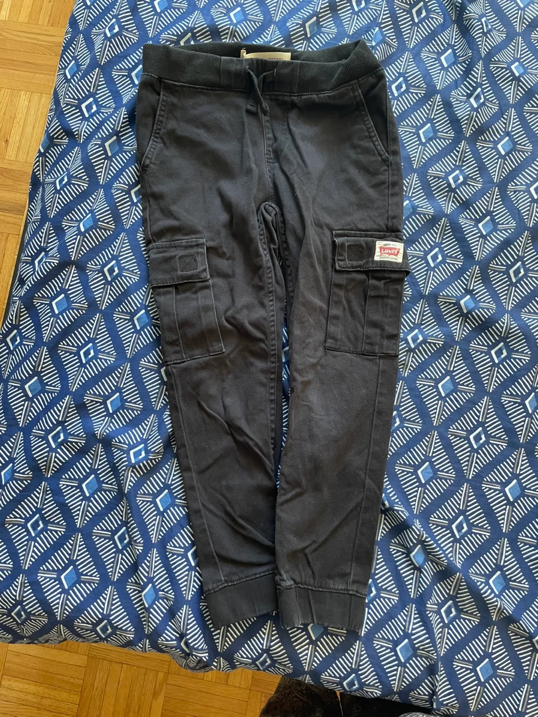Levi's Black Cargo Jogger Pants image indicator(3)