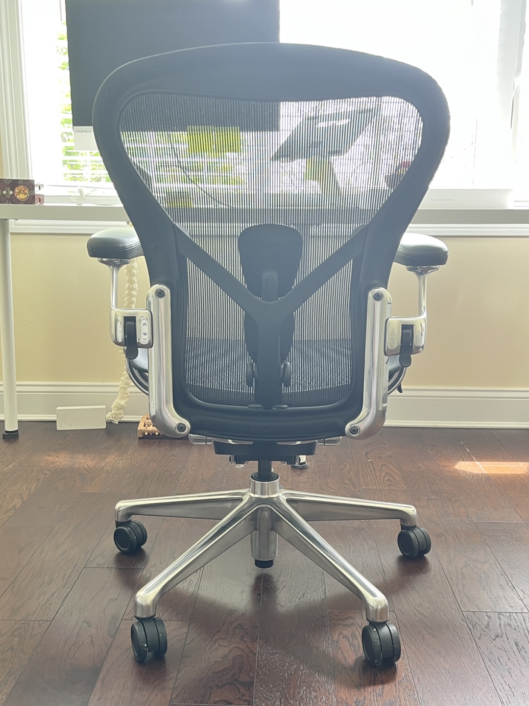 Herman Miller Aeron Chair - photo 5