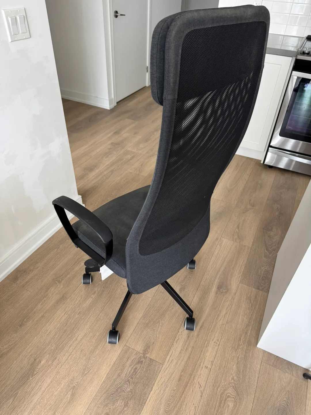 High Back Mesh Office Chair thumbnail