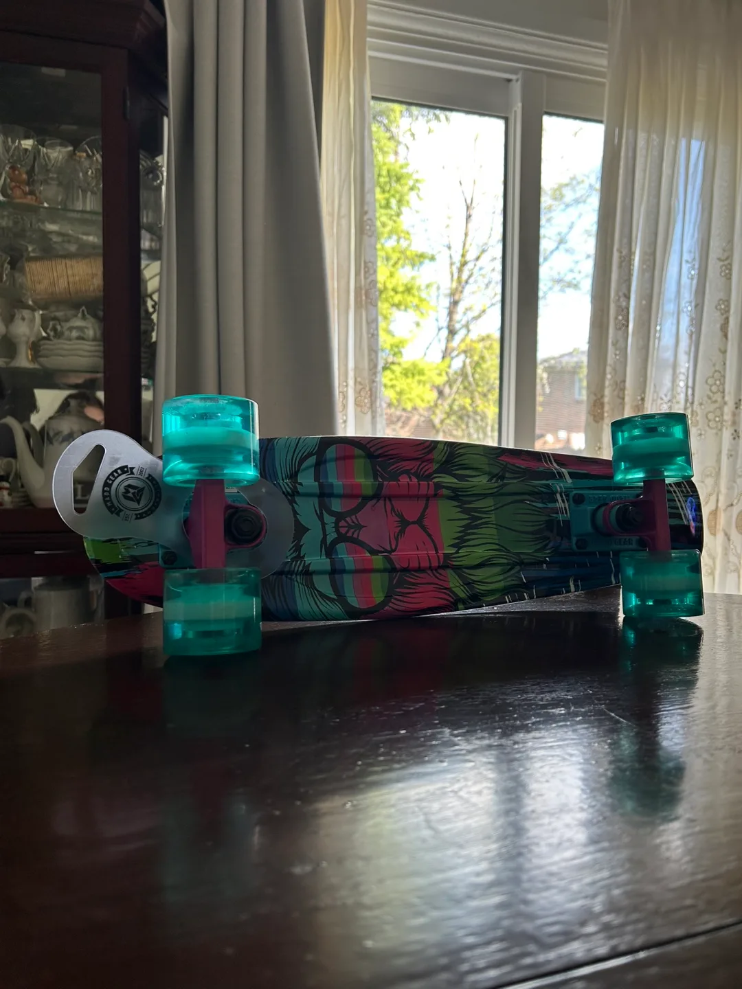 New kid skate boarding image indicator(2)