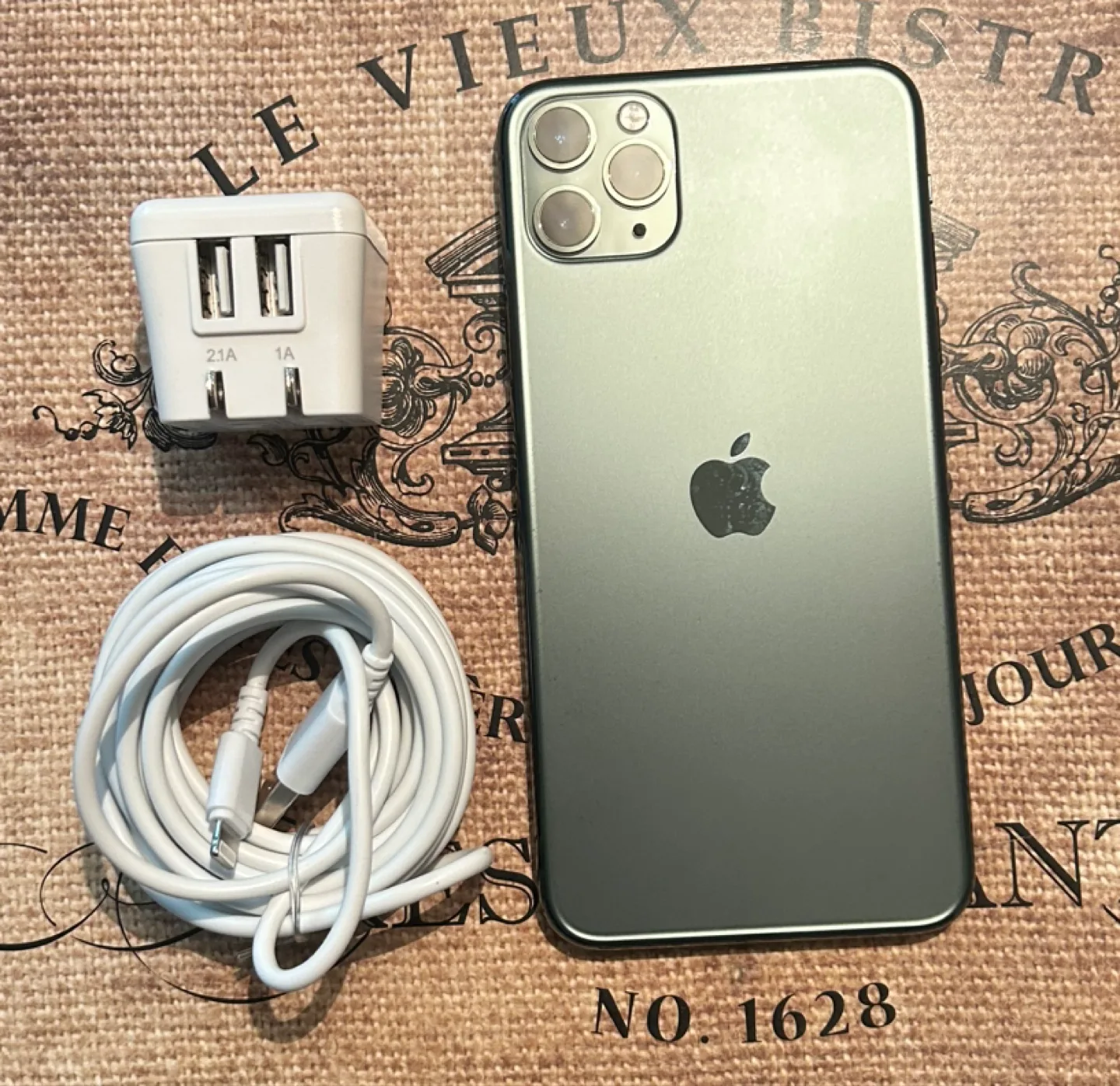(89%) IPhone 11 Pro Max-64GB+Accessories (FIRM!!) thumbnail