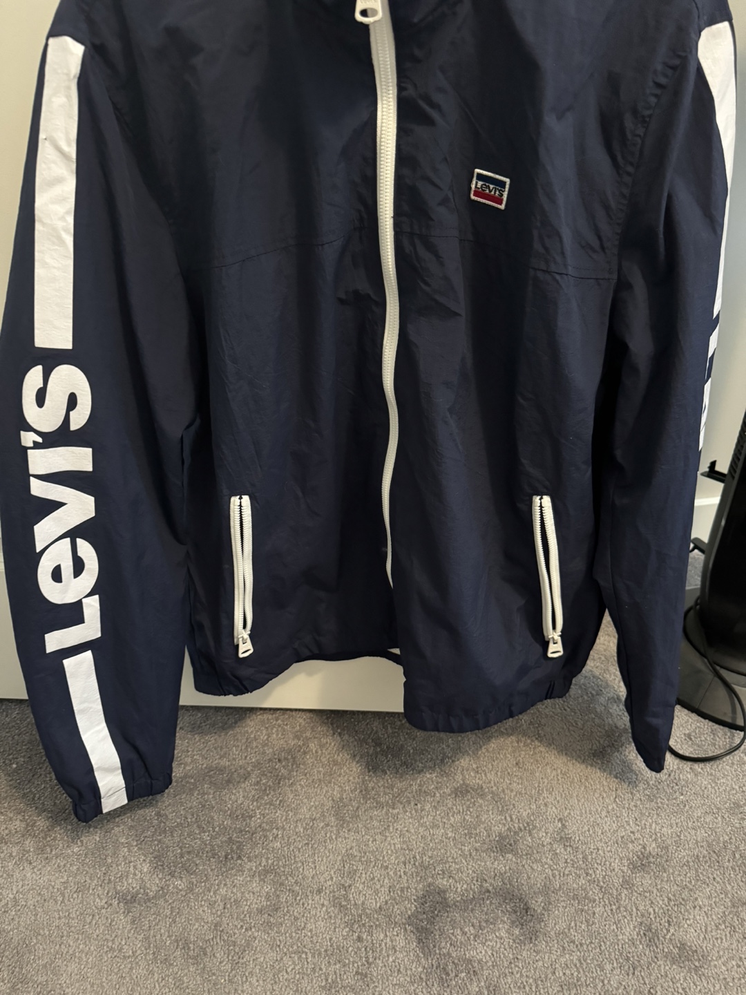 T-Shirts and Jackets - photo 2