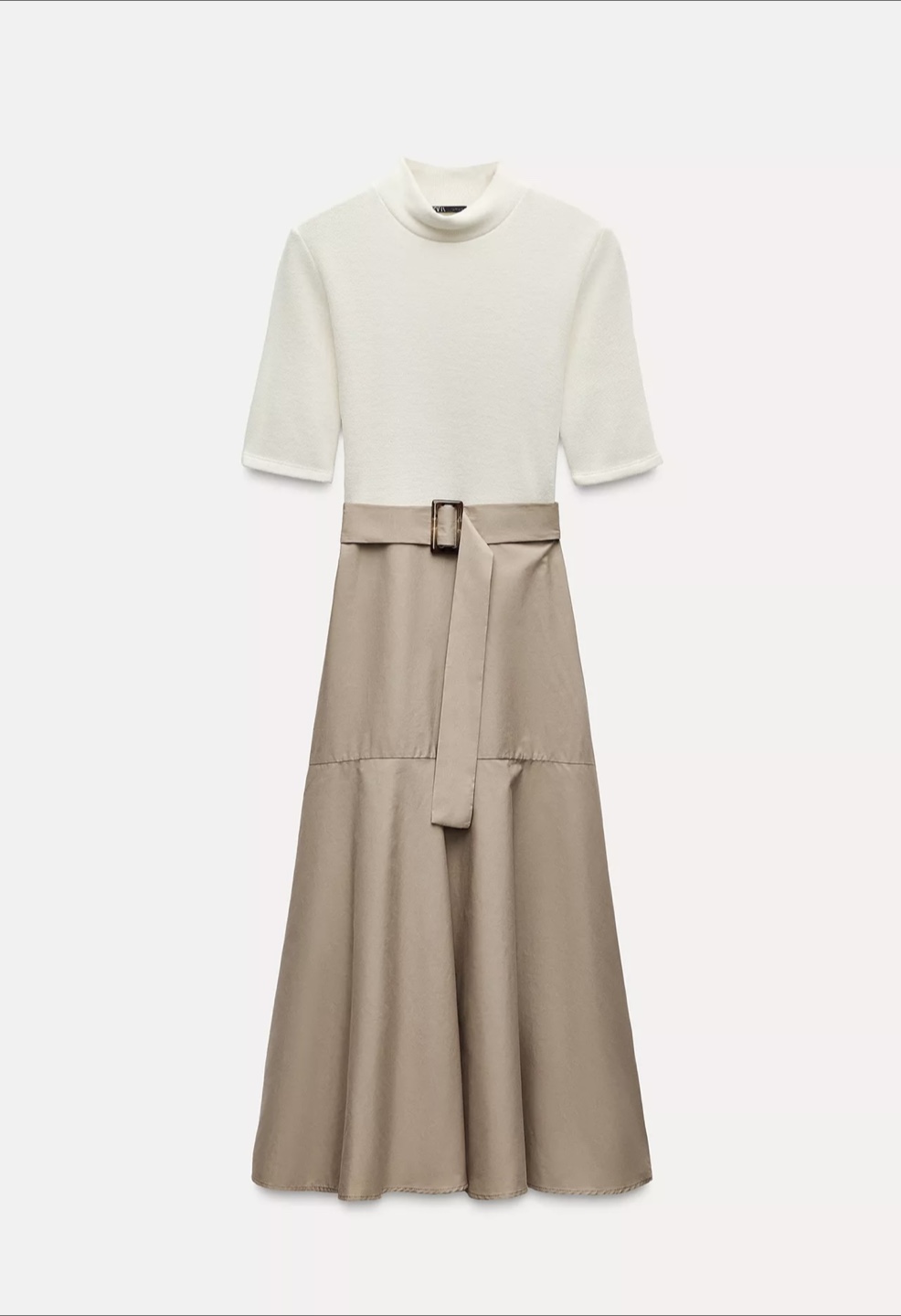 Two-tone dress with a belt