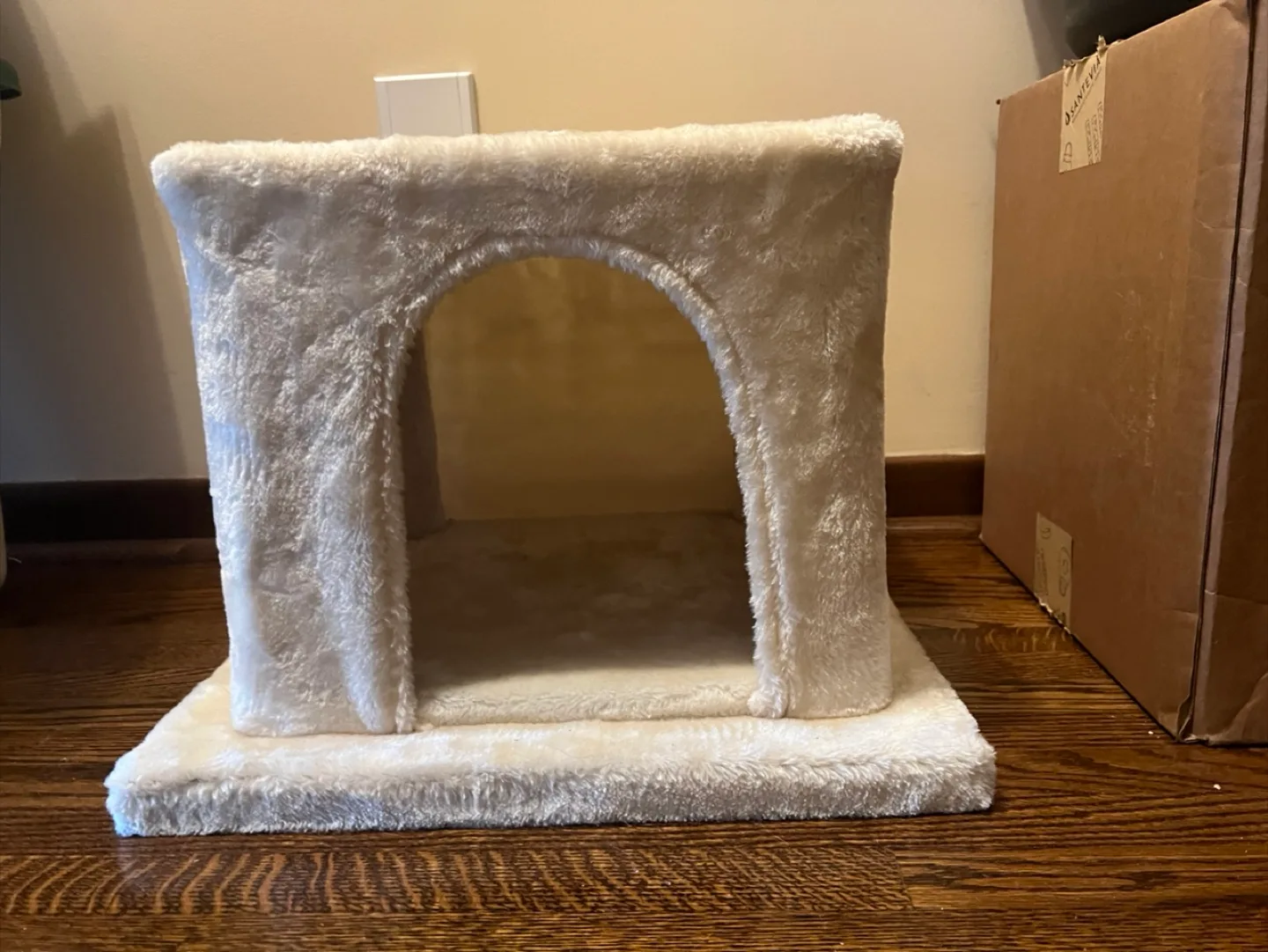 Floor to ceiling cat tree image indicator(4)