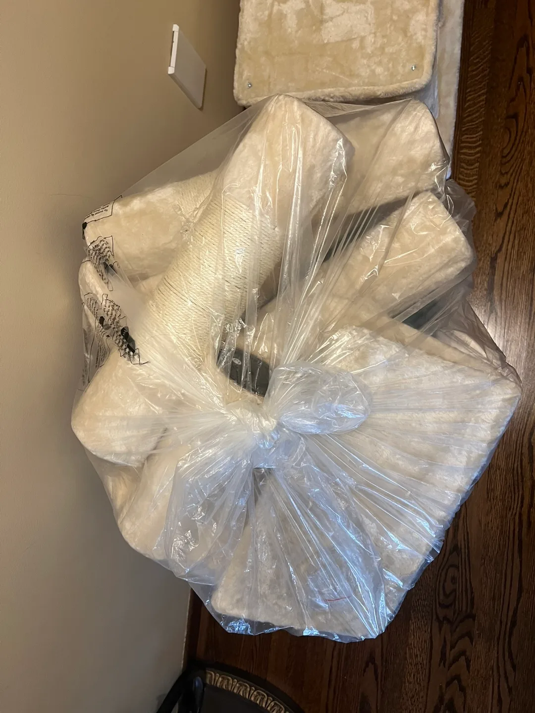 Floor to ceiling cat tree image indicator(3)